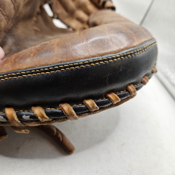 All-Star Catchers Mitt Men's Black/Brown Used Oil Softened.  Item is in used - Picture 4 of 12